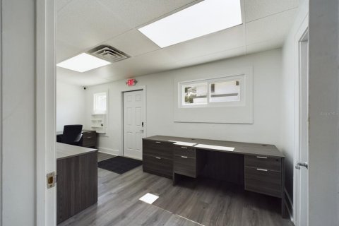 Immobilier commercial à vendre à Winter Haven, Floride: 110 m2 № 2308271 - photo 22