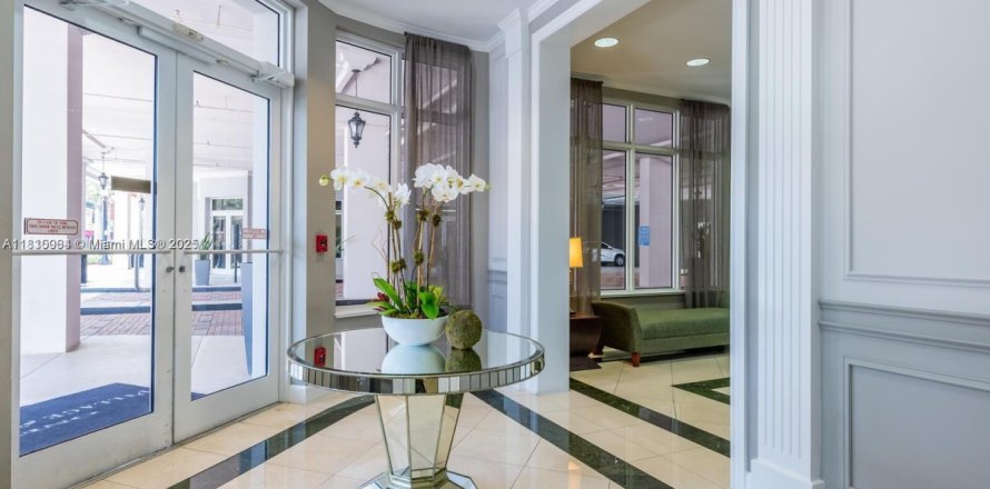 Condo in Coral Gables, Florida, 2 bedrooms  № 1752550