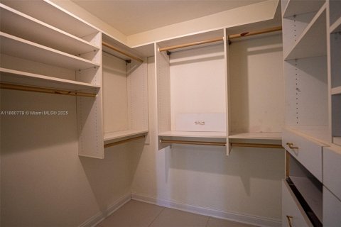 Condo in Hallandale Beach, Florida, 2 bedrooms  № 1889119 - photo 23