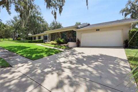 Villa ou maison à vendre à Mount Dora, Floride: 3 chambres, 163.04 m2 № 2399247 - photo 2