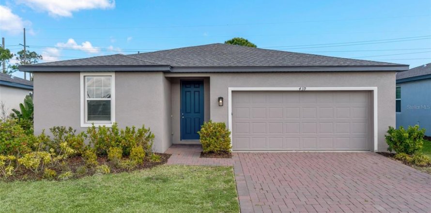 House in New Smyrna Beach, Florida 4 bedrooms, 169.36 sq.m. № 1652572