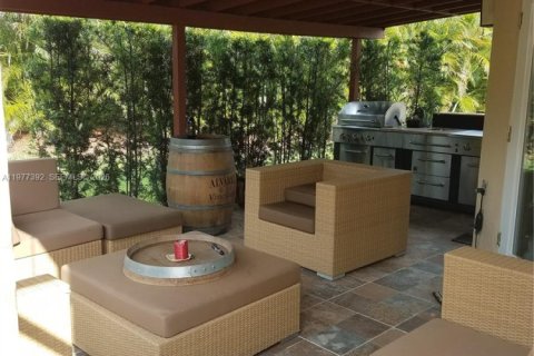 House in Doral, Florida 3 bedrooms, 103.21 sq.m. № 2041667 - photo 7