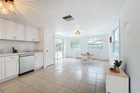 House in Lakeland, Florida 3 bedrooms, 101.45 sq.m. № 1517196 - photo 13