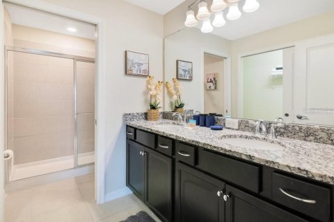 Townhouse in Davenport, Florida 5 bedrooms, 213.02 sq.m. № 1917851 - photo 28