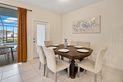 Townhouse in Davenport, Florida 5 bedrooms, 213.02 sq.m. № 1917851 - photo 15