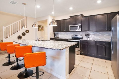 Townhouse in Davenport, Florida 5 bedrooms, 213.02 sq.m. № 1917851 - photo 13