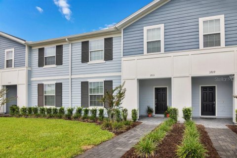 Townhouse in Davenport, Florida 5 bedrooms, 213.02 sq.m. № 1917851 - photo 2