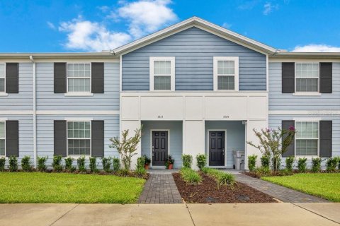Townhouse in Davenport, Florida 5 bedrooms, 213.02 sq.m. № 1917851 - photo 1