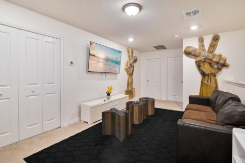 Townhouse in Davenport, Florida 5 bedrooms, 213.02 sq.m. № 1917851 - photo 23