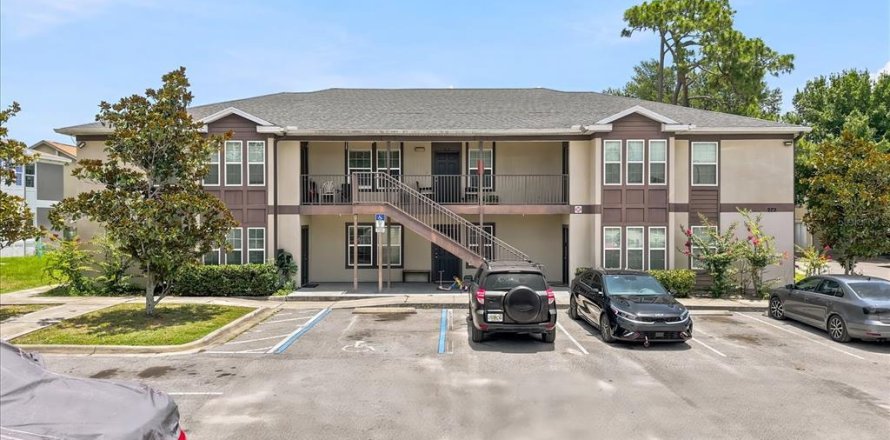 Immobilier commercial à Kissimmee, Floride 603.49 m2 № 2234616