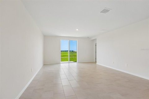 House in Brooksville, Florida 4 bedrooms, 232.53 sq.m. № 2203151 - photo 9