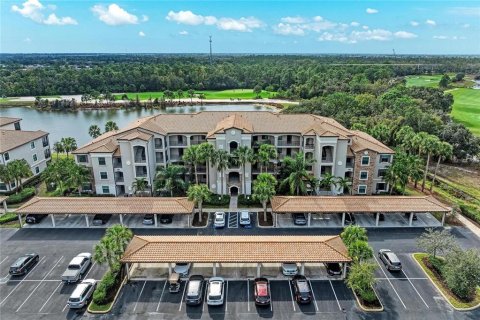 Condo in Lakewood Ranch, Florida, 3 bedrooms in LAKEWOOD NATIONAL  № 2119473