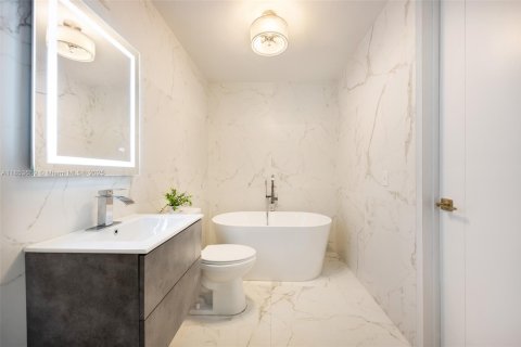 Villa ou maison à vendre à Coral Gables, Floride: 4 chambres, 244.33 m2 № 1872144 - photo 9