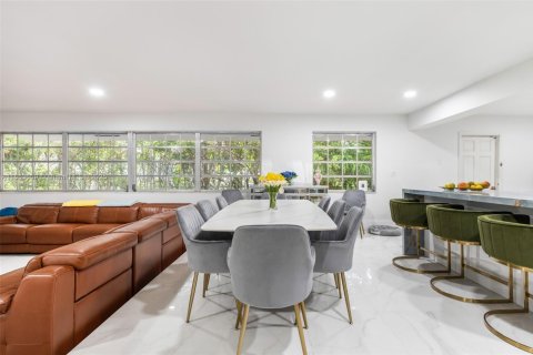 Villa ou maison à vendre à Coral Gables, Floride: 4 chambres, 244.33 m2 № 1872144 - photo 6