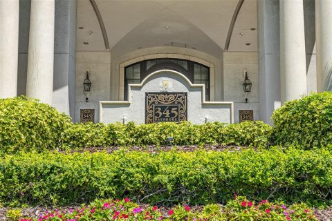 Condo in Tampa, Florida, 1 bedroom  № 1826400 - photo 8