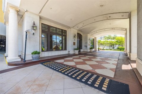 Condo in Tampa, Florida, 1 bedroom  № 1826400 - photo 9