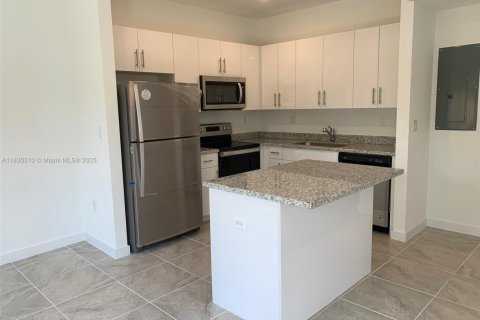 Adosado en alquiler en Homestead, Florida, 3 dormitorios, 130.81 m2 № 1809173 - foto 5