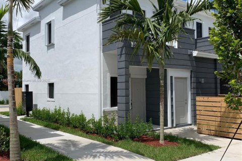 Adosado en alquiler en Homestead, Florida, 3 dormitorios, 130.81 m2 № 1809173 - foto 2