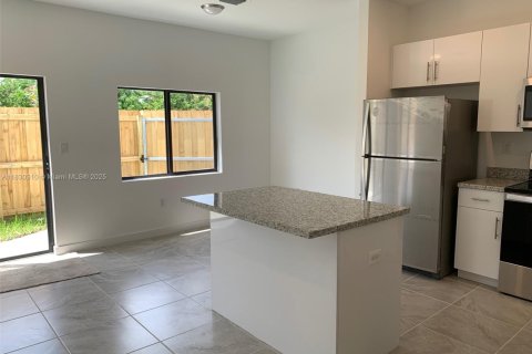 Adosado en alquiler en Homestead, Florida, 3 dormitorios, 130.81 m2 № 1809173 - foto 6