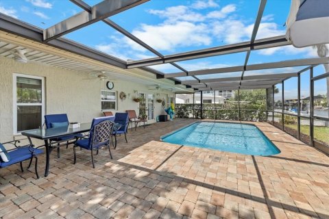 House in Hernando Beach, Florida 2 bedrooms, 107.86 sq.m. № 2209041 - photo 22