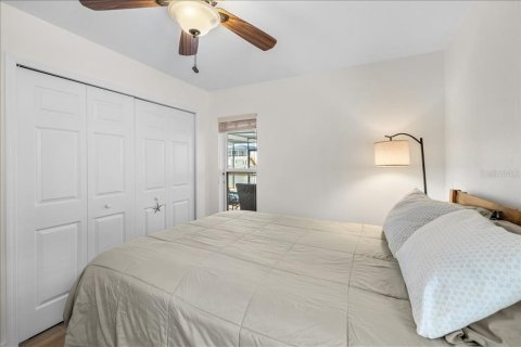 House in Hernando Beach, Florida 2 bedrooms, 107.86 sq.m. № 2209041 - photo 17