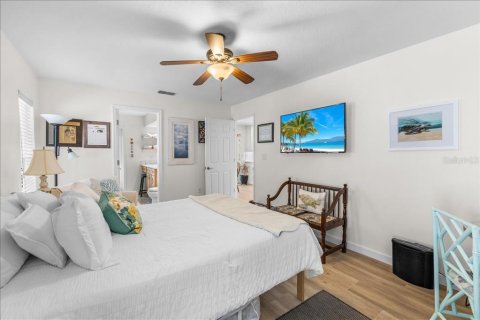 House in Hernando Beach, Florida 2 bedrooms, 107.86 sq.m. № 2209041 - photo 12