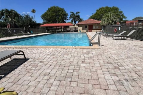 Touwnhouse à vendre à Boca Raton, Floride: 2 chambres, 120.96 m2 № 2154041 - photo 17