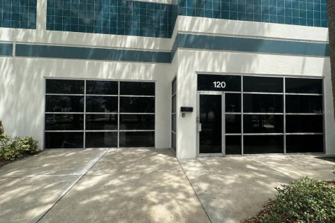 Commercial property in Orlando, Florida 7243.59 sq.m. № 2214665
