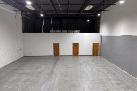 Commercial property in Orlando, Florida 7243.59 sq.m. № 2214665 - photo 4