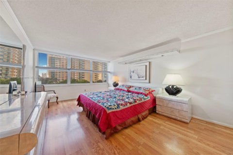 Condo in Hollywood, Florida, 2 bedrooms  № 1937403 - photo 21