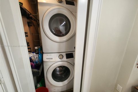 Condominio en venta en Miami, Florida, 2 dormitorios, 85.28 m2 № 1868139 - foto 15