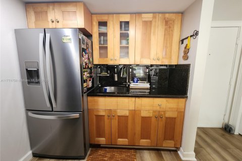 Condominio en venta en Miami, Florida, 2 dormitorios, 85.28 m2 № 1868139 - foto 1
