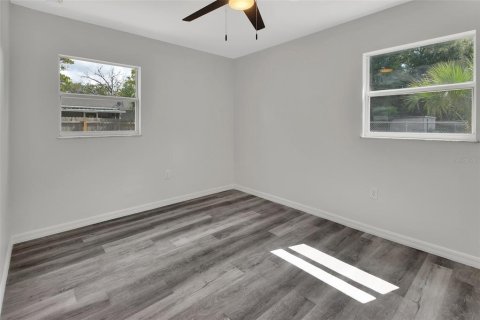 House in DeLand, Florida 4 bedrooms, 102.56 sq.m. № 1905982 - photo 9