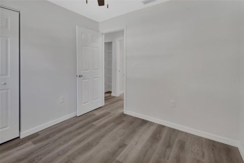 House in DeLand, Florida 4 bedrooms, 102.56 sq.m. № 1905982 - photo 13