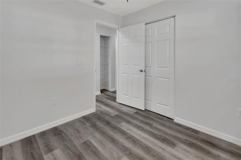 House in DeLand, Florida 4 bedrooms, 102.56 sq.m. № 1905982 - photo 16
