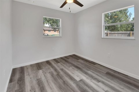 House in DeLand, Florida 4 bedrooms, 102.56 sq.m. № 1905982 - photo 17