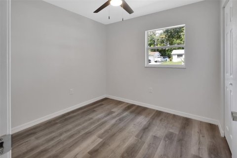 House in DeLand, Florida 4 bedrooms, 102.56 sq.m. № 1905982 - photo 12