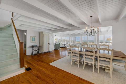 House in New Smyrna Beach, Florida 3 bedrooms, 221.11 sq.m. № 1608121 - photo 15