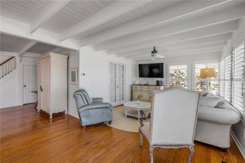 House in New Smyrna Beach, Florida 3 bedrooms, 221.11 sq.m. № 1608121 - photo 26