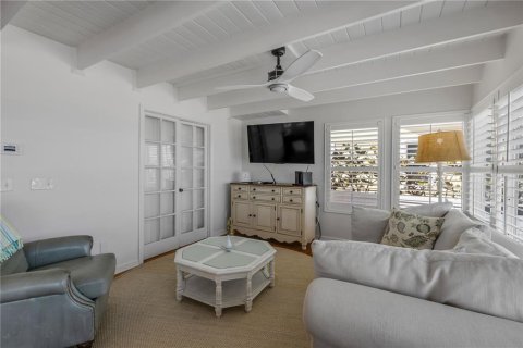 House in New Smyrna Beach, Florida 3 bedrooms, 221.11 sq.m. № 1608121 - photo 27