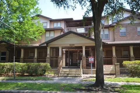Condominio en venta en Gainesville, Florida, 1 dormitorio, 39.95 m2 № 2143074 - foto 2
