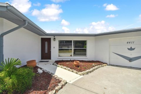 House in Bradenton, Florida 3 bedrooms, 140.75 sq.m. № 2280155 - photo 4