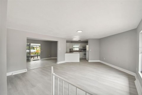 House in Bradenton, Florida 3 bedrooms, 140.75 sq.m. № 2280155 - photo 6