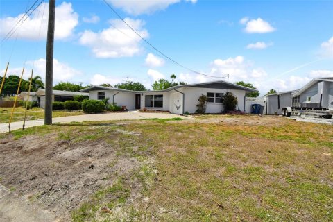 House in Bradenton, Florida 3 bedrooms, 140.75 sq.m. № 2280155 - photo 2