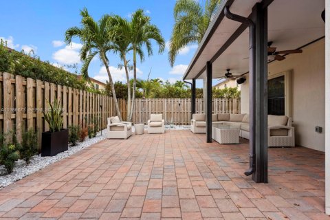 Villa ou maison à vendre à Miami, Floride: 3 chambres, 177.07 m2 № 2044903 - photo 27