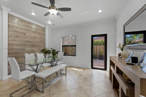 Villa ou maison à vendre à Miami, Floride: 3 chambres, 177.07 m2 № 2044903 - photo 14