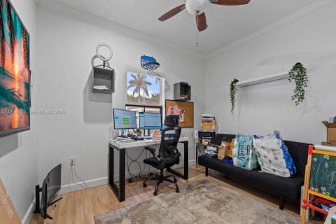 Villa ou maison à vendre à Miami, Floride: 3 chambres, 177.07 m2 № 2044903 - photo 24