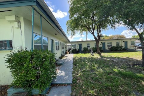Propiedad comercial en venta en Hallandale Beach, Florida № 2069355 - foto 9