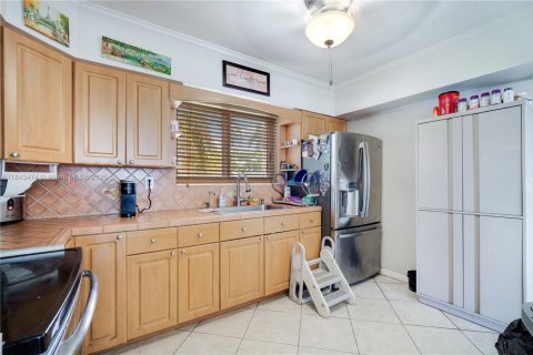 House in Cutler Bay, Florida 3 bedrooms, 150.32 sq.m. № 1836495 - photo 17