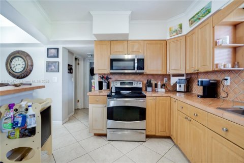 House in Cutler Bay, Florida 3 bedrooms, 150.32 sq.m. № 1836495 - photo 5